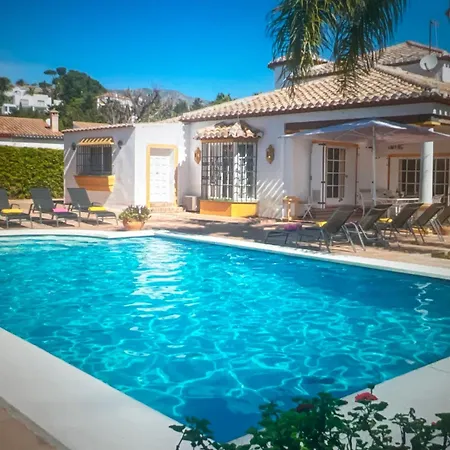 Ravine Retreat Menorca 度假居 *